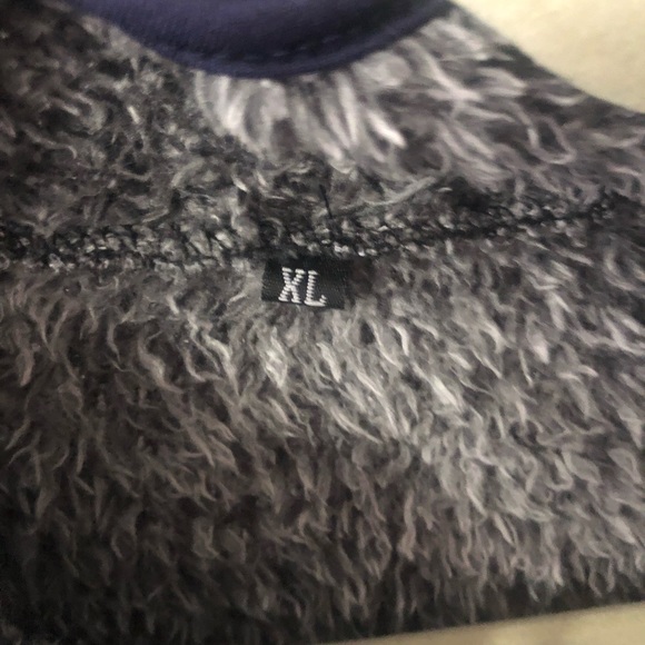 Pullover - Picture 2 of 2